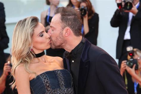 Francesco facchinetti è un conduttore televisivo, dj e cantante italiano; Francesco Facchinetti tra musica, figli e nuovi progetti ...