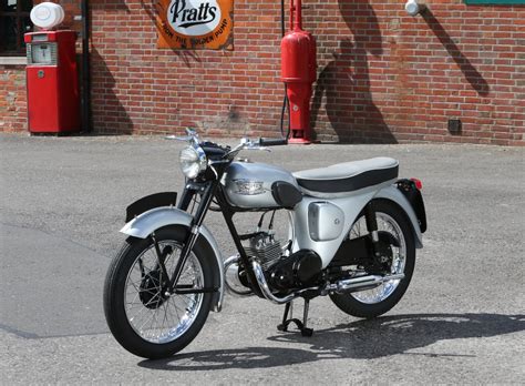 Triumph motorcycles use cookies on this website to provide the best experience possible. 1956-57 Triumph 200cc twin-cylinder two-stroke prototype ...