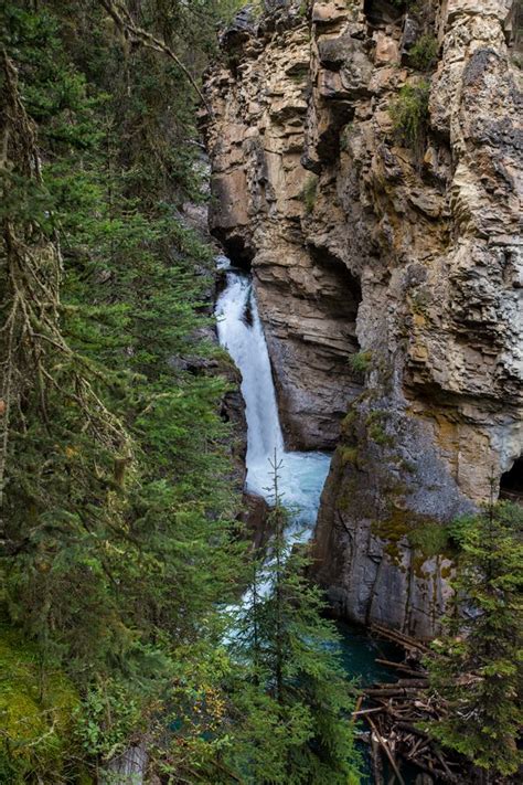 Johnston Canyon Hike Best Hikes In Banff National Park Johnston