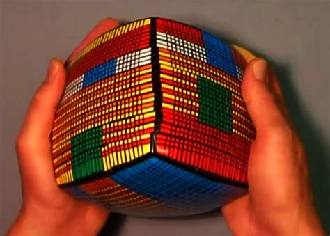 Presenting The 28x28x28 Rubiks Cube