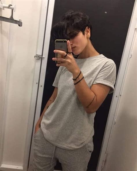 Pin By Vera Crates On Outfits For Selfie Or Looks Girls Short Haircuts Cute Tomboy Outfits