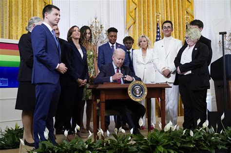Biden Signs Gay Marriage Law Calls It ‘a Blow Against Hate’ Wtop News