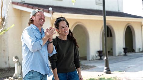 Fixer Upper Welcome Home Official Trailer Magnolia Network Youtube