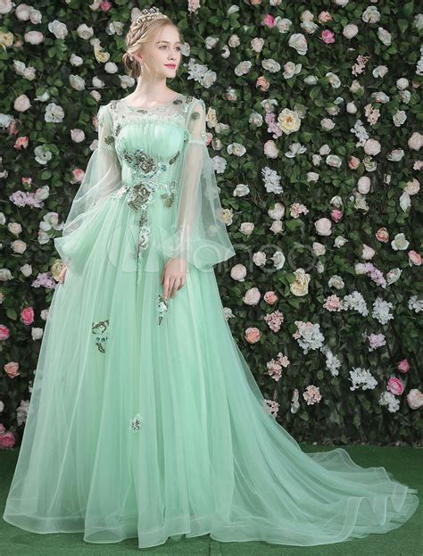 Luxury Prom Dresses Long Sleeve Flowers Embroidered Pastel Green Rhinestones Keyhole Tulle