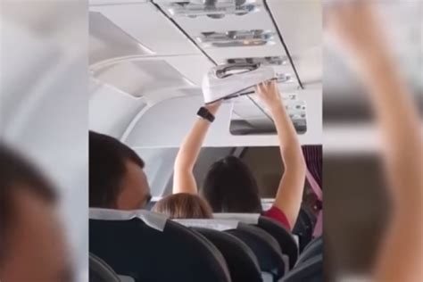 Woman Filmed Using Overhead Air Vents On Plane To Dry Underwear For 20