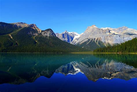 Emerald Lake Located In Yoho National Park Yoho National Park Canada
