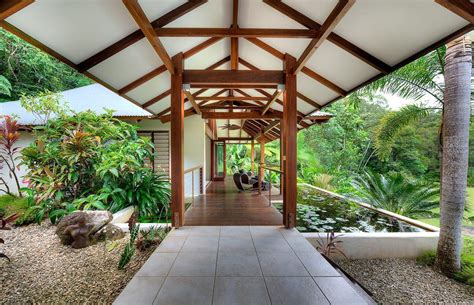 Shambala — Bàlay Vandyke Tropical House Bali Style Home Building Design
