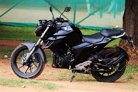 1) fitted cbn 160cc engine, with balance shaft to reduce vibration and timing chain control valve. Yamaha FZ25 Review (Knight Black) - Perfect Powerful 250cc ...