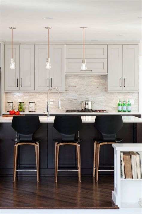 Two Tone Kitchen Cabinets Embrace Contrast And Eschew Uniformity Artofit