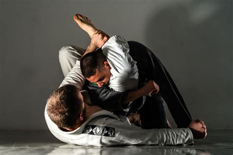 What Is Bjj The Basics Of Brazilian Jiu Jitsu Find Your Gi