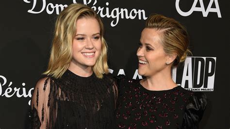 Reese Witherspoon Cried When Daughter Ava Went To College Sheknows