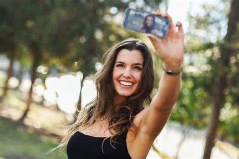 dicas para tirar selfies em casa → 50 ideias para fotos