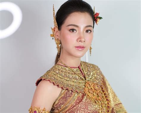 Pimtha đồng thời cũng là chủ nhân của danh hiệu top lifestyle influencer 2017 do đặc điểm trong trang phục của pimtha còn thể hiện ở sắc màu. Nét đặc biệt trong trang phục Thái Lan truyền thống