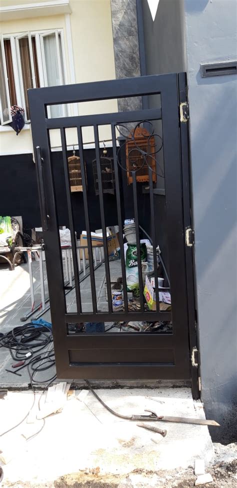 Gambar pintu rumah sederhana desain rumah minimalis gambar via desainrumahidamanku.xyz. Pintu Minimalis Motif Kembang Semarang - Bengkel Las Semarang