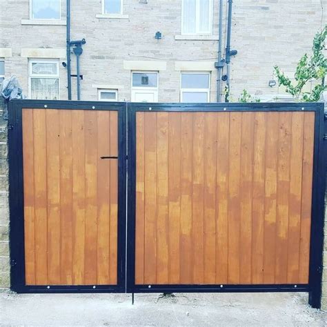 A single swing gate is ideal for homes with a driveway less than 17 feet wide. S&M Welding in bradford Brand New Wrought Iron Wooden ...