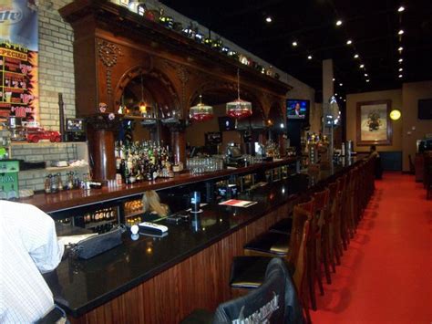 When you come to mooney's you can expect an awesome family friendly atmosphere, good music, and amazing homemade food. Local Pub in Lake Forest, IL, Sports Bar Near Me | Chief's Pub