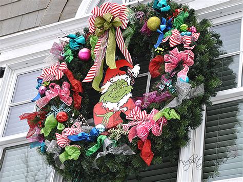 Grinch, joulu, koristeet, christmas, decoration, holidays, varastaa, jouluvaloja, talo, house Serendipity Refined Blog: Christmas Decorations. In ...