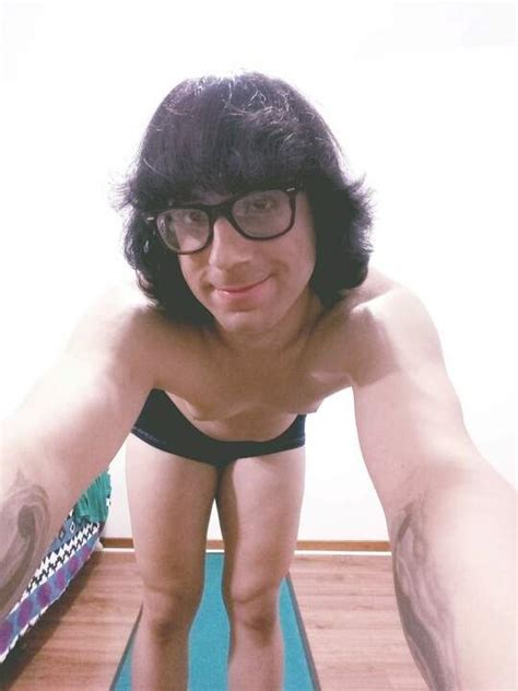 Sissy Showing Off Her Sexy Body Lara White Crossdresser Trap Tranny Trans Ass Shaking Twerking