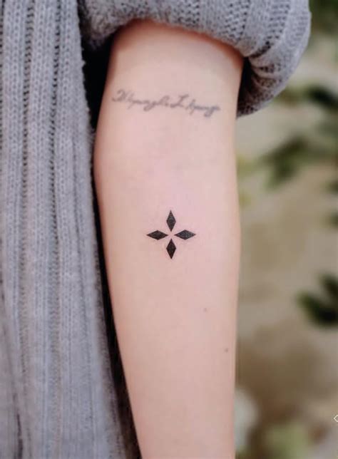 53 Small Meaningful Tattoo Design Ideas For Woman To Be Sexy Page 22