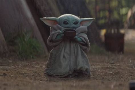 Share the best gifs now >>>. Viral: el meme del Baby Yoda con un toque cordobés
