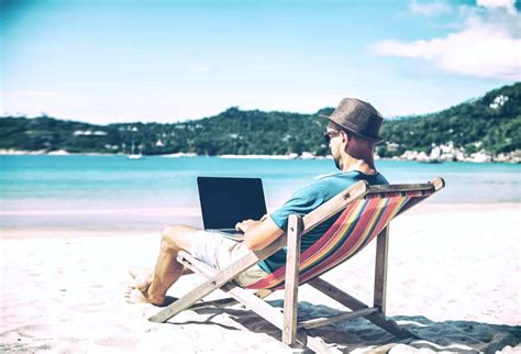 14 of the Best Travel Jobs to Make Money Traveling (Up to $50/hr)