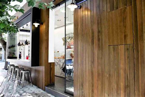 Konsep rumah toko lebih baik dibuat menggunakan desain hunian yang minimalis. Desain toko roti minimalis eksentrik Elektra Bakery by ...