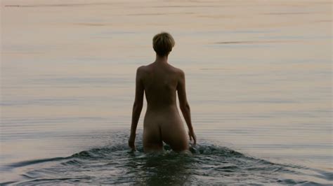 Elizabeth Debicki Nude Butt Naked The Night Manager 2016 S1e3 HD 1080p