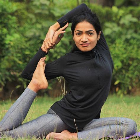 Female Yoga Instructors Worli Best Personal Yoga Trainers South Mumbai