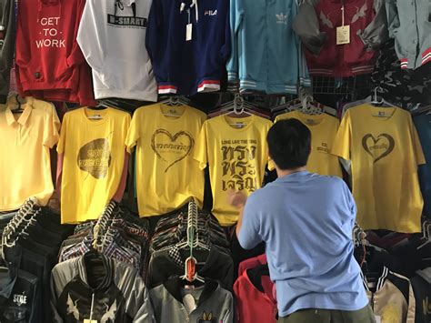 ข่าวราชบุรี: การจำหน่ายเสื้อสีเหลืองในจังหวัดราชบุรี เริ่มคึกคัก