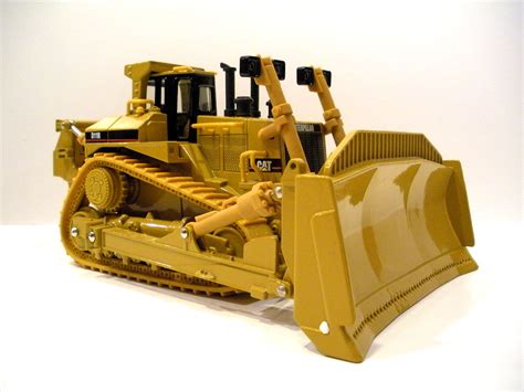 • highly detailed 11cd dozer blade. Caterpillar D11R Bulldozer-DHS Diecast Collectables, Inc