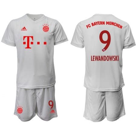 Robert lewandowski is a polish professional footballer who plays as a striker for bundesliga club bayern munich and is the captain of the po. FC Bayern München Robert Lewandowski 9 Kind Uittenue 2020/2021