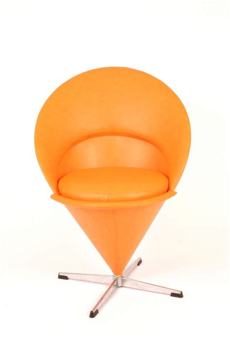 Eistütenstuhl cone chair, dänisches design von verner panton. Verner Panton "Cone" chair c. 1960