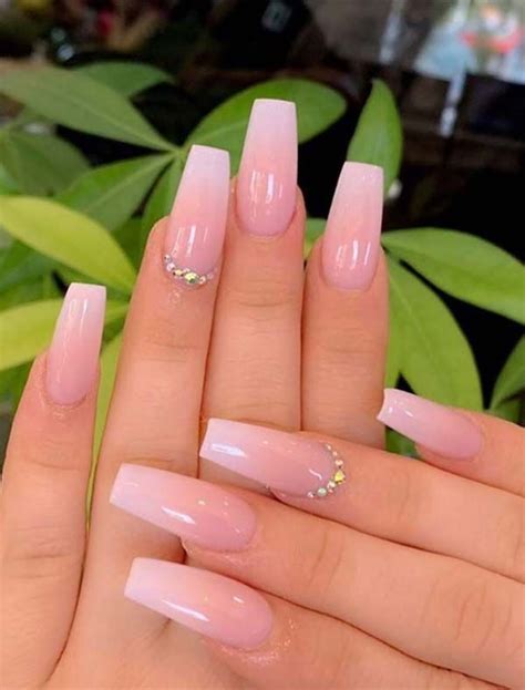 Fresh Nail Arts For Bold Ladies To Show Off Nowadays Absurd Styles