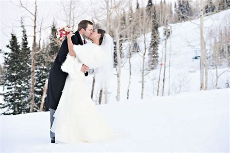 25 Photos Thatll Have You Dreaming Of A Winter Wonderland Wedding