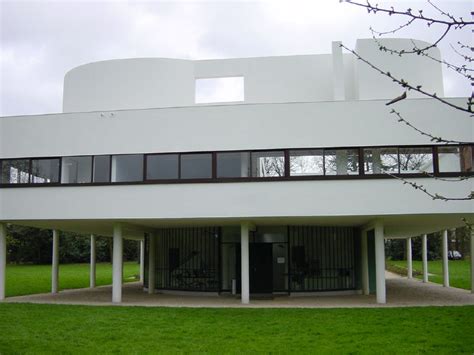 Le corbusier segregated pedestrian circulation paths from the roadways and glorified the use of the automobile as a means of transportation. Le Corbusier - A Dictionary of Modern Architecture