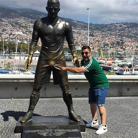 The internet has jokes about cristiano ronaldo's questionable new bronze statue. Serie A - Juventus: Tourists rub and touch the genitals of ...