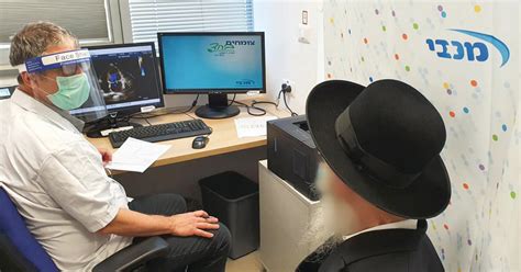 משרד הבריאות באינדונזיה מדווח כי 12,624 חולי קורונה חדשים אובחנו ביממה האחרונה. קורונה: מרפאות חדשות עוזרות למחלימים להתמודד עם הטראומה ...