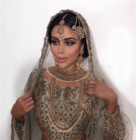 ♦ℬїт¢ℌαℓї¢їøυ﹩♦ Indian Bridal Hairstyles Indian Bridal Indian Bridal Makeup