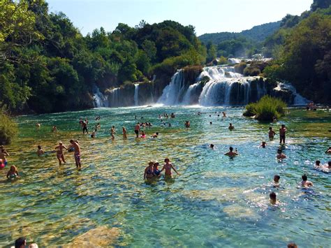 Das ziel unserer mitreißenden tour ist der nationalpark krka, ein ungefähr 14 hektar großes naturschutzgebiet, das nach dem fluss. Nationalpark Krka in Kroatien - Infos | Nationalpark krka ...