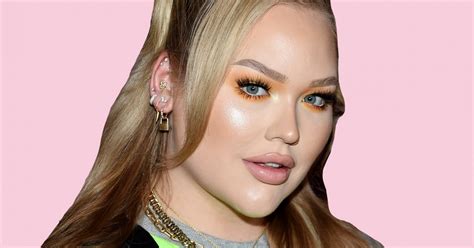 Nikkie de jager, or nikkietutorials, presents this year's eurovision song contest. Throwback: zo zag Nikkie de Jager er als kind uit - &C