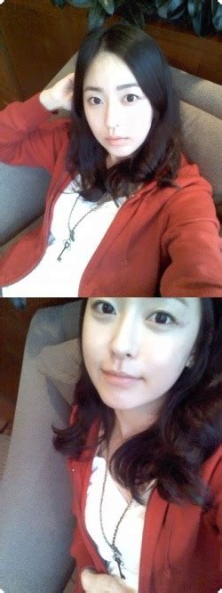 다만 애프터스쿨 활동은 채 1년을 채우지 못하고 건강과 학업상의 이유로 탈퇴를 하게 되었지만, 1년간의 짧은 애프터스쿨 활동 당시에 주연, 유이와 함께 애프터스쿨의 인기를 3등분 하는 인기를 구가했던 멤버이기도 했습니다. 애프터스쿨 전 멤버 유소영 최근 생얼 공개 : 네모판