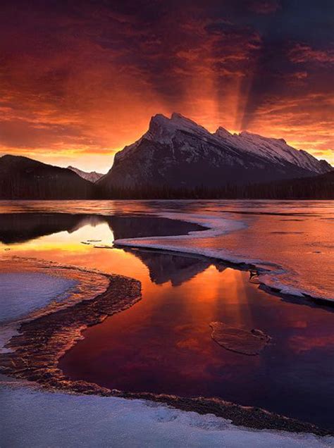 Most Beautiful Mountain Lakes Photos