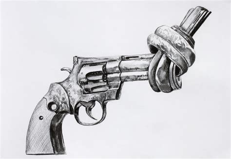 Niki Arden Painting In Nyc Sketching The Gun
