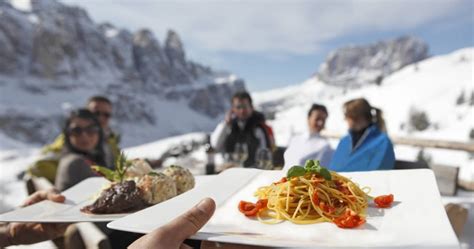 L'alta badia è una delle quattro valli ladine che circondano il massiccio del sella. Inverno - Appartamenti Ruazzi in Alta Badia - Dolomiti