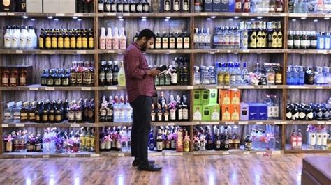 Delhis Liquor Vends Open With Limited Stocks 126 Give Up Licence