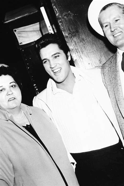 When elvis presley rose to popularity in the late 1950s, there was no internet, no tv news networks in those early days of his exploding fame, presley embraced the power newspapers had to influence. ELVIS PRESLEY - Gladys and Vernon Presley visiting Elvis in...