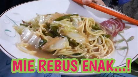 Ingin menikmati mie ayam enak yang punya cara pembuatan sangat sederhana, maka resep mie ayam pertama, rebus mie telur ke dalam air mendidih yang diberi minyak goreng, hingga masak lalu rebus air hingga mendidih, masukkan mie, biarkan hingga masak, angkat, kemudian tiriskan. RESEP MIE REBUS ENAK - YouTube