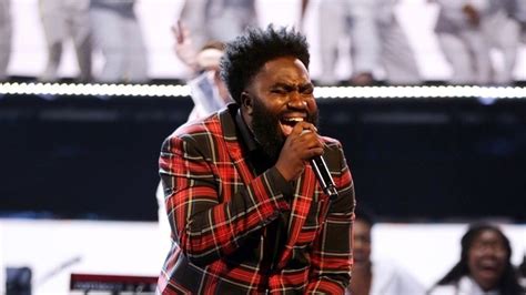 Emmanuel Smith Performs ‘giant The Voice