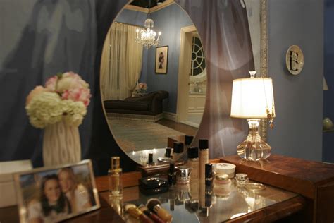 Discover stunning bedroom set at alibaba.com and level up your bedroom. Blair's Room | Gossip Girl Decor