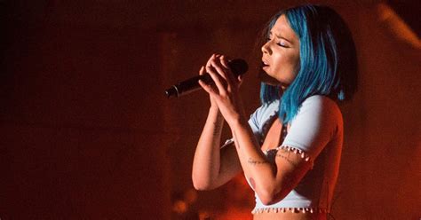 Singing is the best way to improve your ear for pitch, and pitch ear training is the best place for most musicians to start improving their ear. Halsey Cries While Singing Sorry After Breakup
